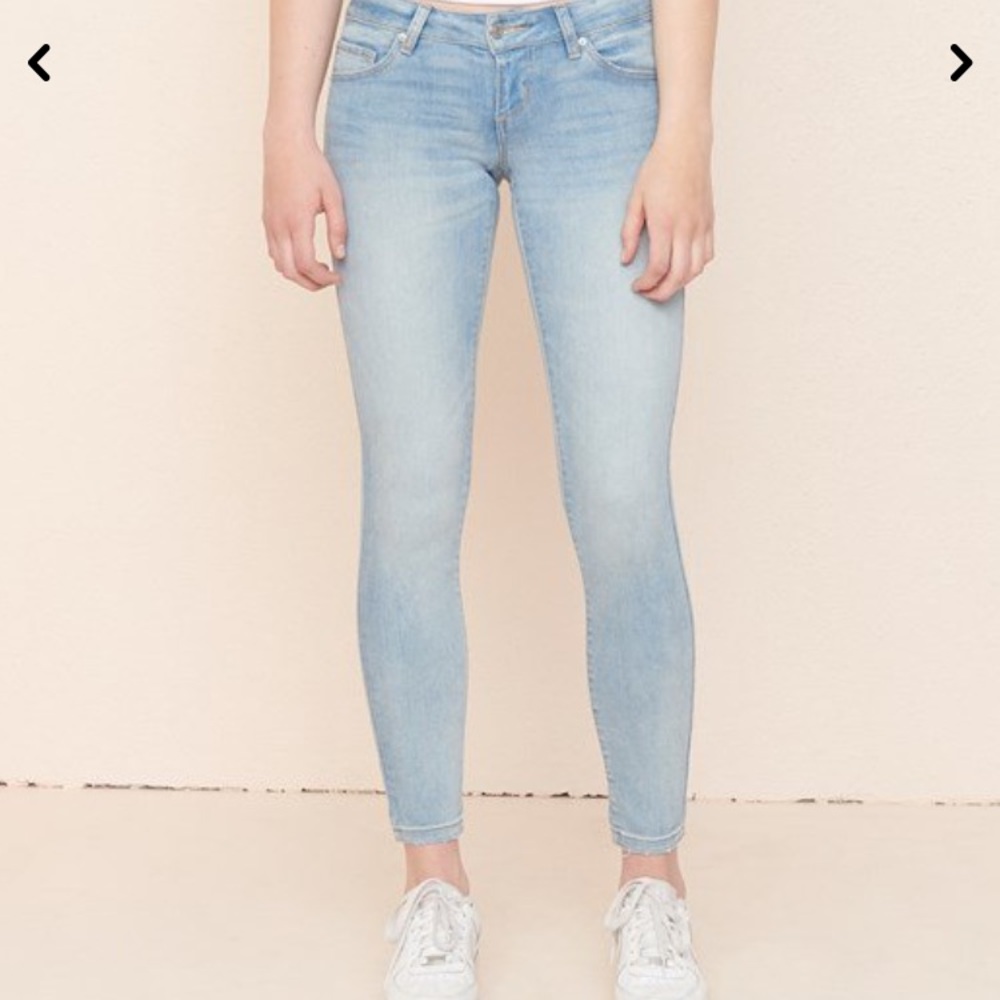 GARAGE NWOT Skinny Lightwash Jeans